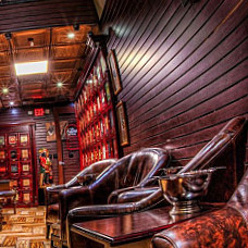 Vintage Cigar Lounge