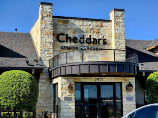 Cheddar's Scratch Kitchen