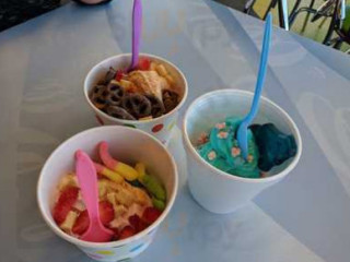 U-swirl Frozen Yogurt-america