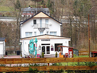 Restaurace A Penzion Brandov Na Care