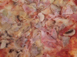 Pizza E Pizza Di Turricchia Serena