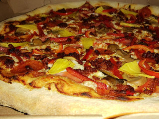 Derek's Pizza Cumuatillo