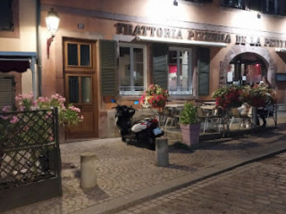 Trattoria De La Petite Fontaine