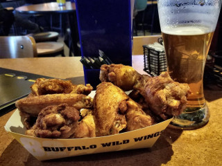 Buffalo Wild Wings Grill & Bar