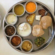 Shree Laxmi Gujrati Thali