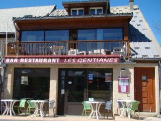 Les Gentianes