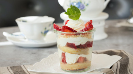 Strawberry Shortcake-Parfait