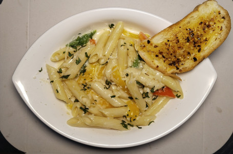 Veg Penne Pasta In Alfredo Sauce