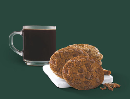 Lange Americano Met Double Chocolate Chip Cookie