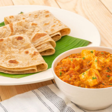 Paneer Masala Met Parathas