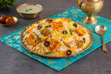 Zaitooni Paneer Dum Biryani (Vegetarische Paneer Dum Biryani Voor 2 Personen).