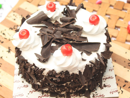 Eggless Black Forest Cake (1/2 Kg)