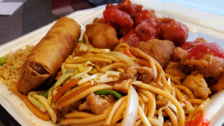 D7. Chicken Chow Mein Sweet And Sour Pork Combo Jī Chǎo Miàn Tián Suān Zhū Tào Cān