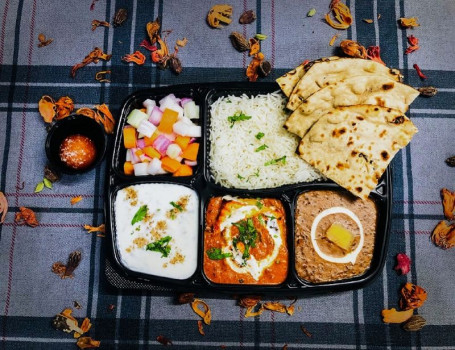 Dal Makhani And Paneer Tikka Masala Thali