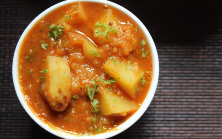 Punjabi Aloo Masala (Volledig)