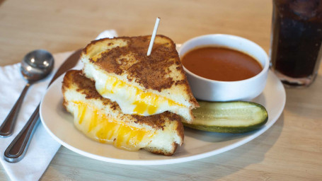 Parmesancrusted Grilled Cheese
