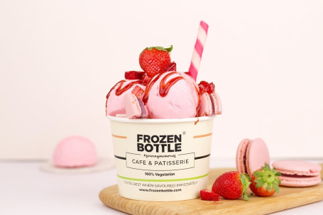 Fresh Strawberry Macaron Sundae