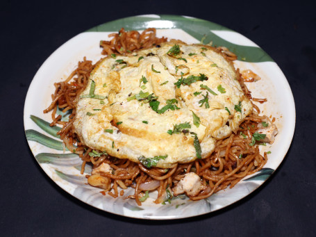 Chicken Noodles With Omlet Fry