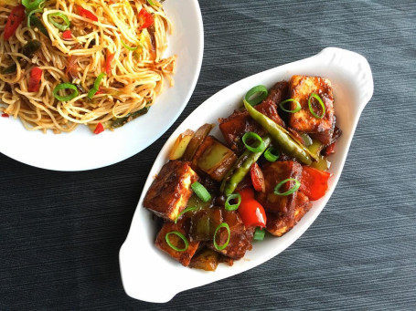 Chilli Paneer Noodles Box