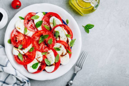 Tomaten Mozzarella Salade