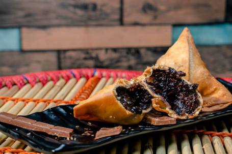 Molten Chocolate Samosa