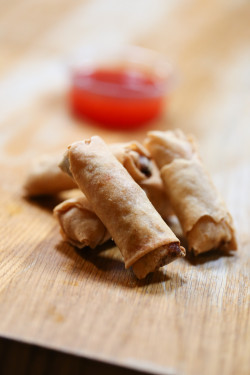 Vegetable Spring Rolls And Sweet Chilli Sauce