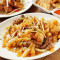 gān chǎo niú ròu chǎo hé fěn Dry-Fried Beef Flat Rice Noodles