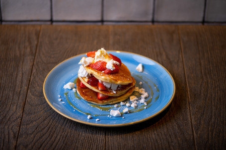 Strawberry And Cream Pancakes (V)