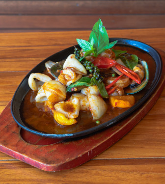 Sizzling Prawn, Scallop, Squid, And Mussel (G)