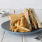 Clubsandwich Met Kip En Spek (5424 Kj)