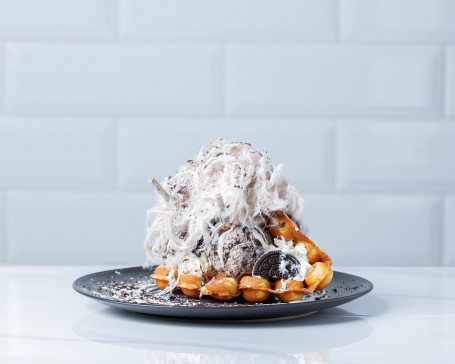 Cookies And Cream Bubble Waffle