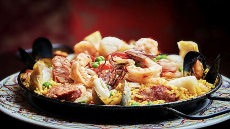 Valenciana Paella W/ Chicken, Chorizo, Shrimp, Mussels, Calamari And Scallops