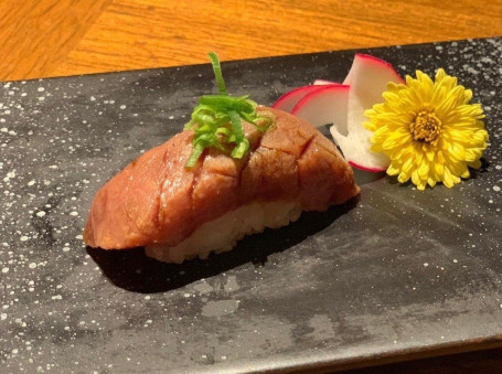 Seared Kobe Beef Sushi 2Pcs Shāo Hé Niú Shòu Sī2Jiàn