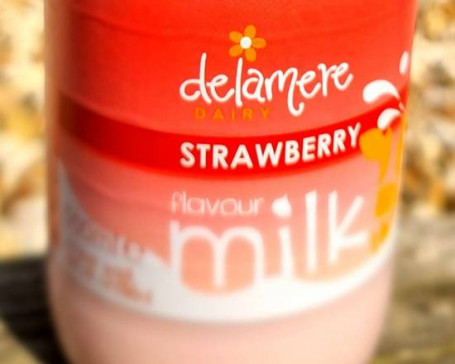 Delamere Dairy Strawberry Flavour Milk 500Ml