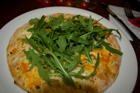 Cheese Bread Topped With Rocket (G) (M)