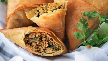 Meat Samosa (4Pcs)