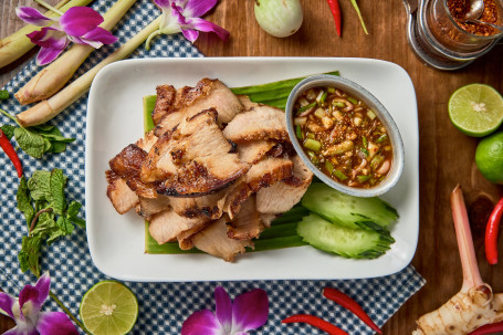 Set Grilled Pork Neck W/ Jasmine Rice Tài Shì Shāo Zhū Jǐng Ròu Pèi Sī Miáo Bái Fàn Tào Cān