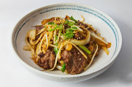 Stir-Fried Hor Fun With Beef Gàn Chǎo Niú Hé