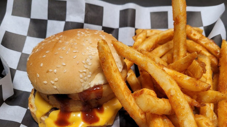 Cowboy Burger (Basket)